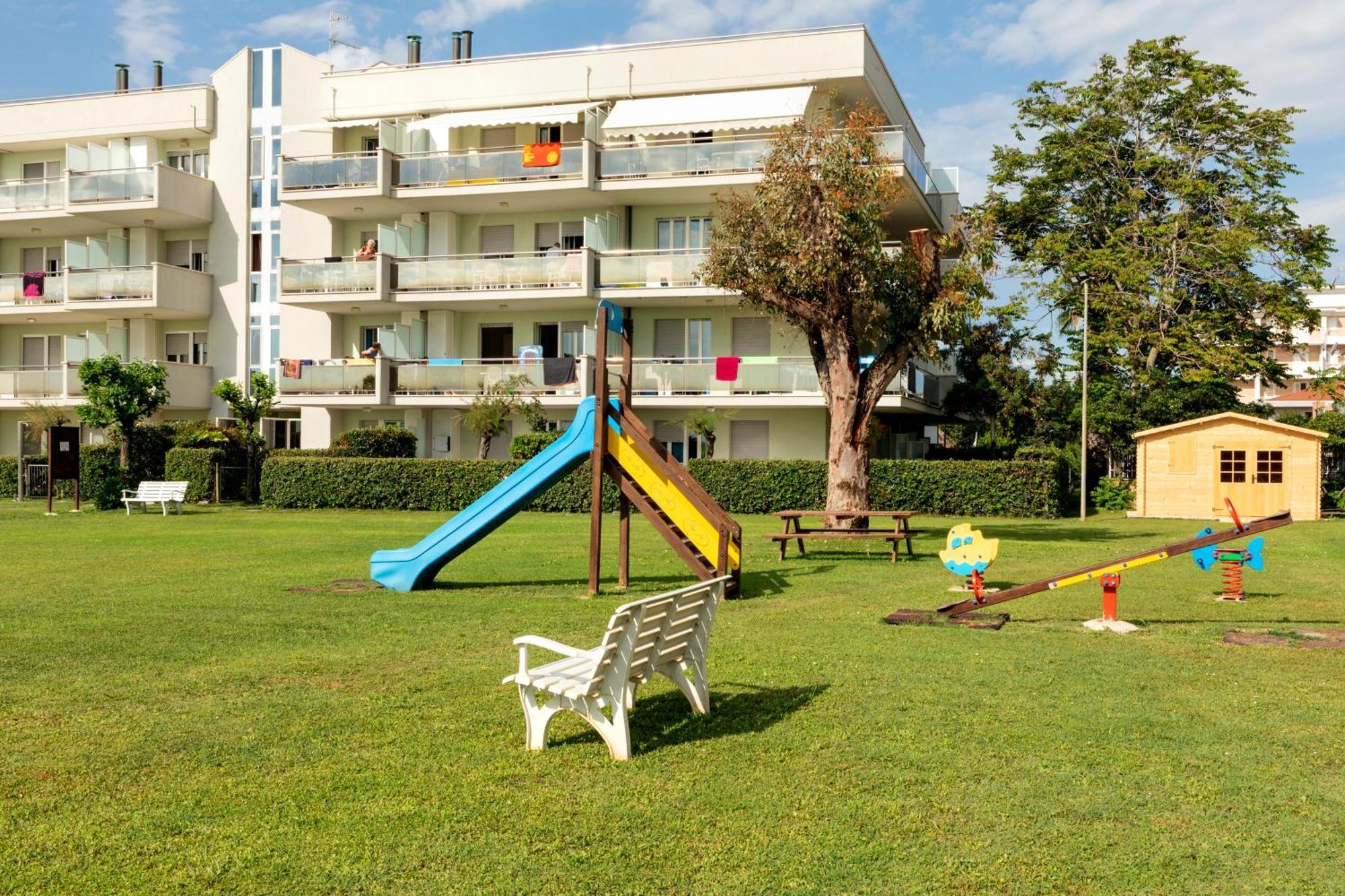 Residence Brezza Di Mare San Benedetto del Tronto Exterior photo